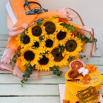 تزیین و ست گل به همراه کیک